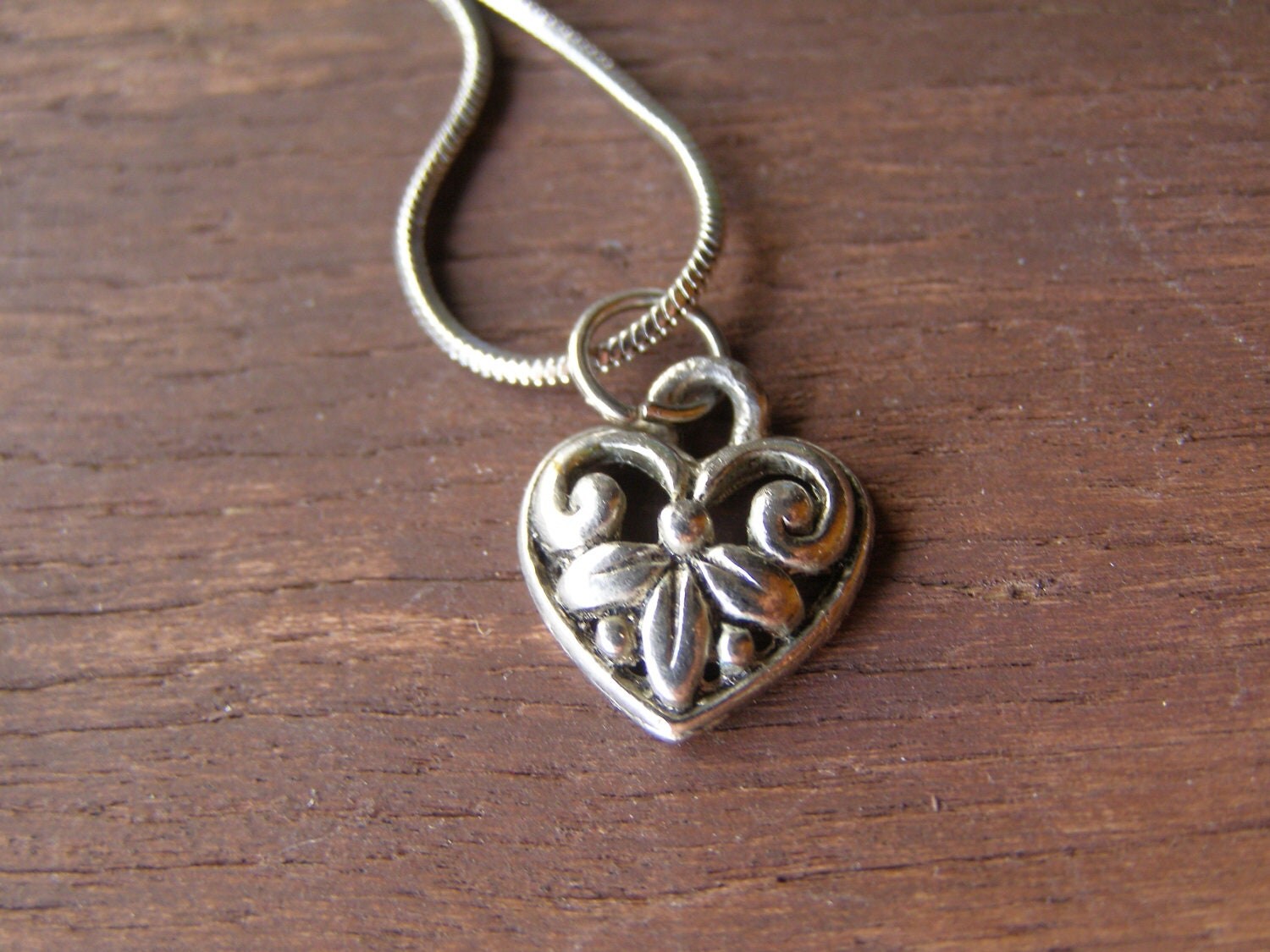 Vintage heart necklace, Metal silver tone heart pendant necklace, small silver heart, valentines day gift, gift for loved one, gift for gir