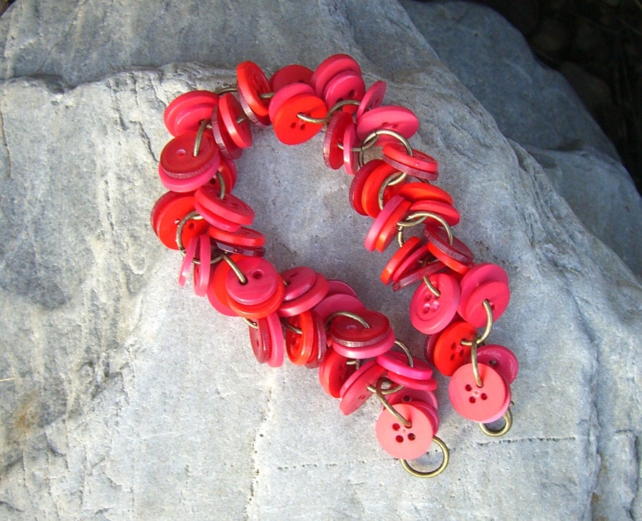 Button bracelet, red bracelet, button charm bracelet, button jewelry, red jewelry, country bracelet, country jewelry, primitive bracelet