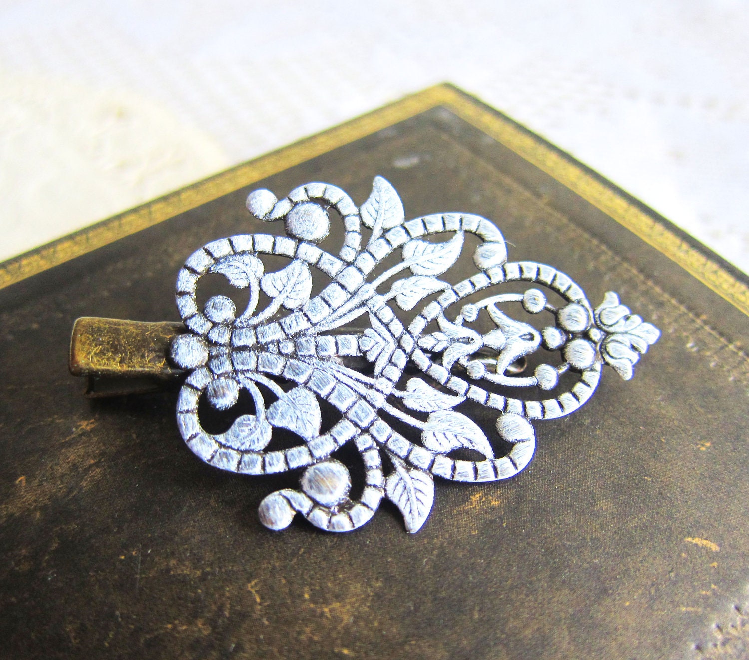 White Hair Clip Metal Lace Filigree Hair Clip Bridesmaids Bridal Hair Pins Romantic Victorian Ornate Hair Clip Exotic Bohemian LOTR