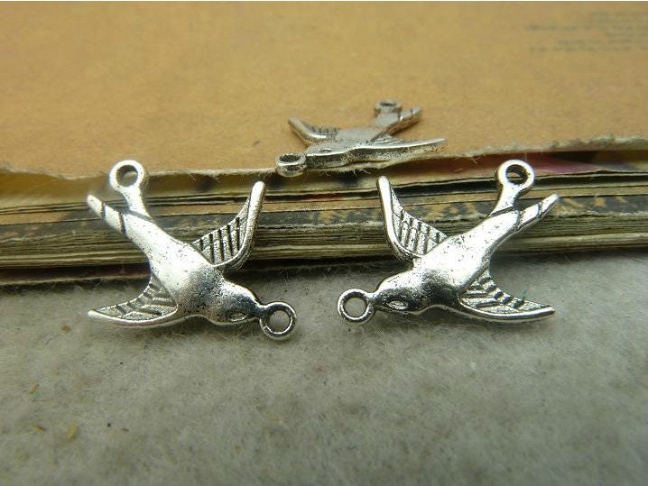 30 pcs 20x16mm Antique Silver Vintage Small Swallows Birds Double Sided And Loops Connectors Links Charms Pendants fc99014