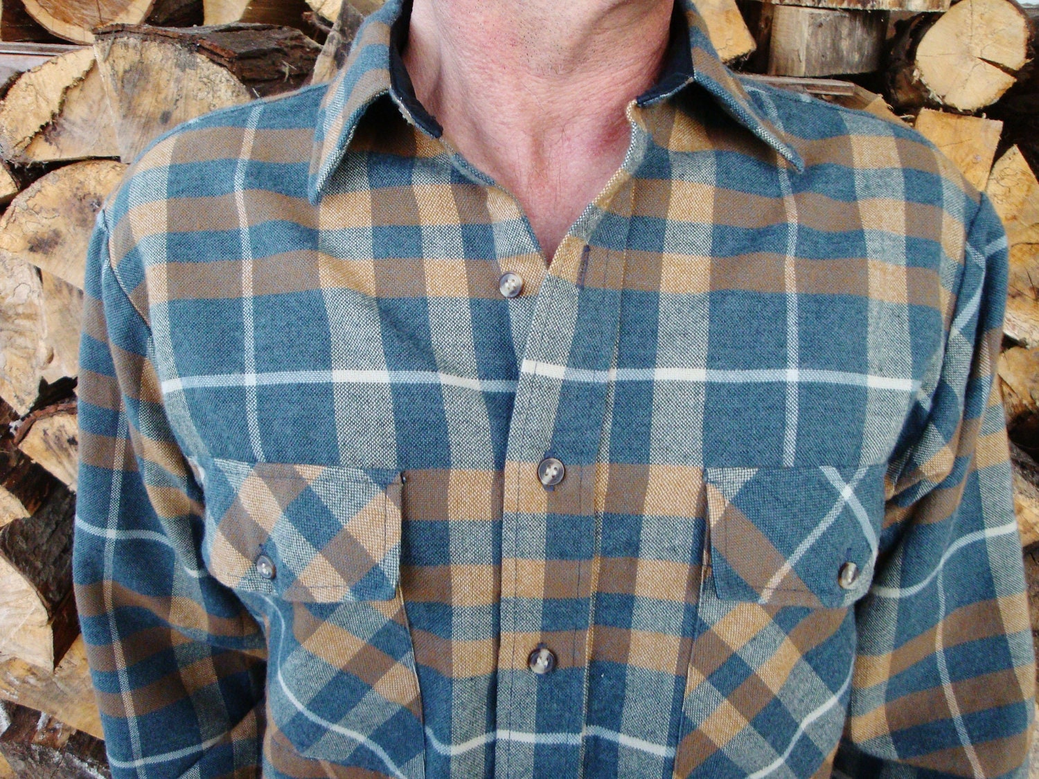 Vintage Gray Flannel Tan Plaid Shirt. 90s Grunge Revival Shirt Boyfriend Shirt - Size M