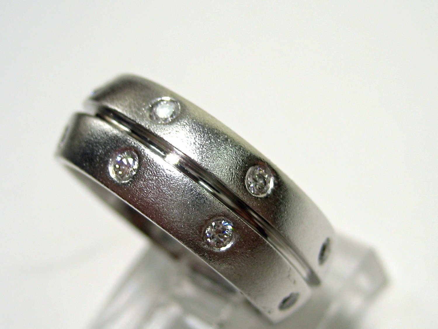 Estate 0.30ct ETERNITY  Round Diamond wedding band In Burnish Set, ring in 14k White gold