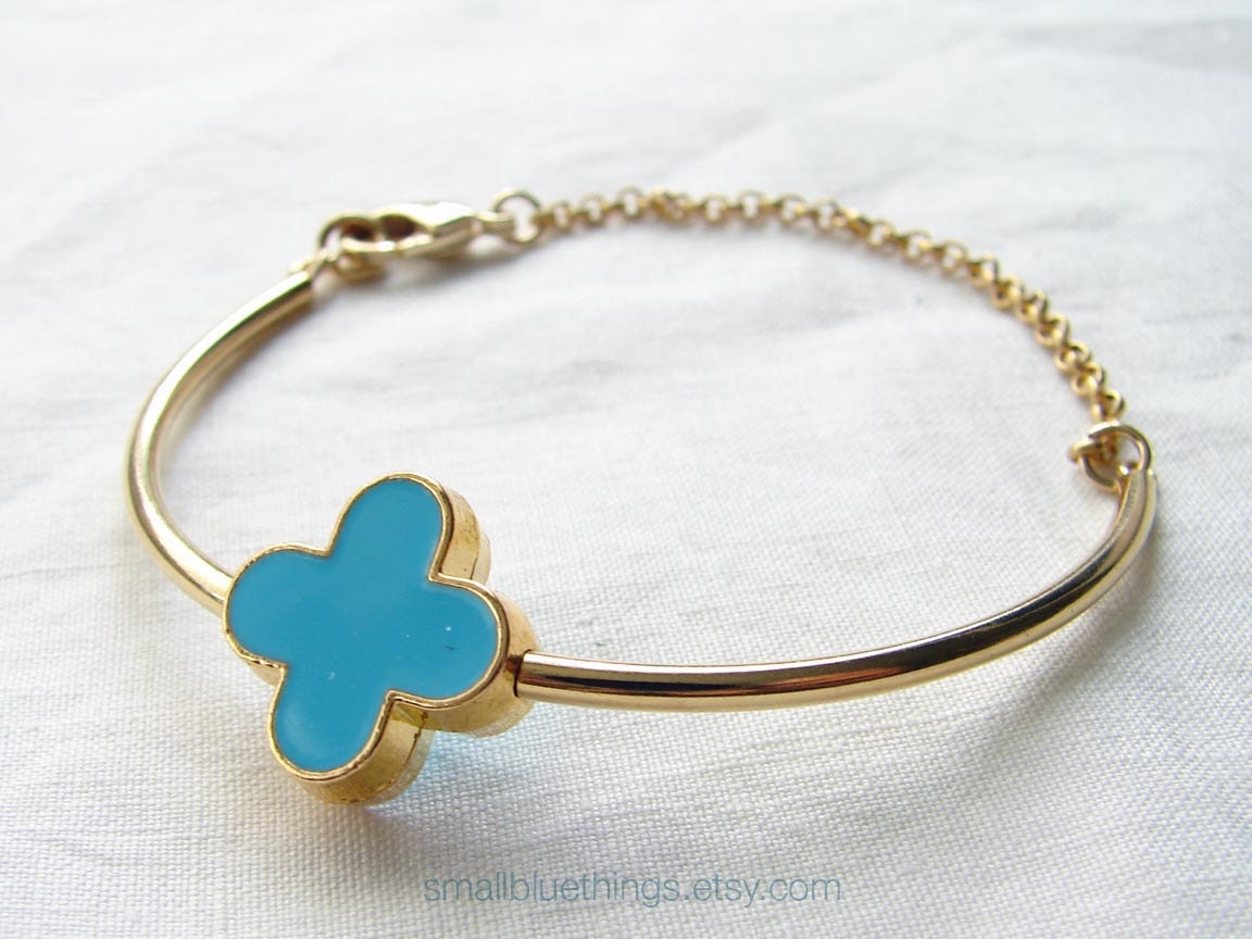 Lucky Clover Bracelet. Choose Your Color. Bridesmaid Gift. Jewelry Under 25. Simple Modern Jewelry