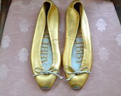 VIntage Gold Ballet Bow Flats / Sam & Libby / Size 6B / 1980s Flats