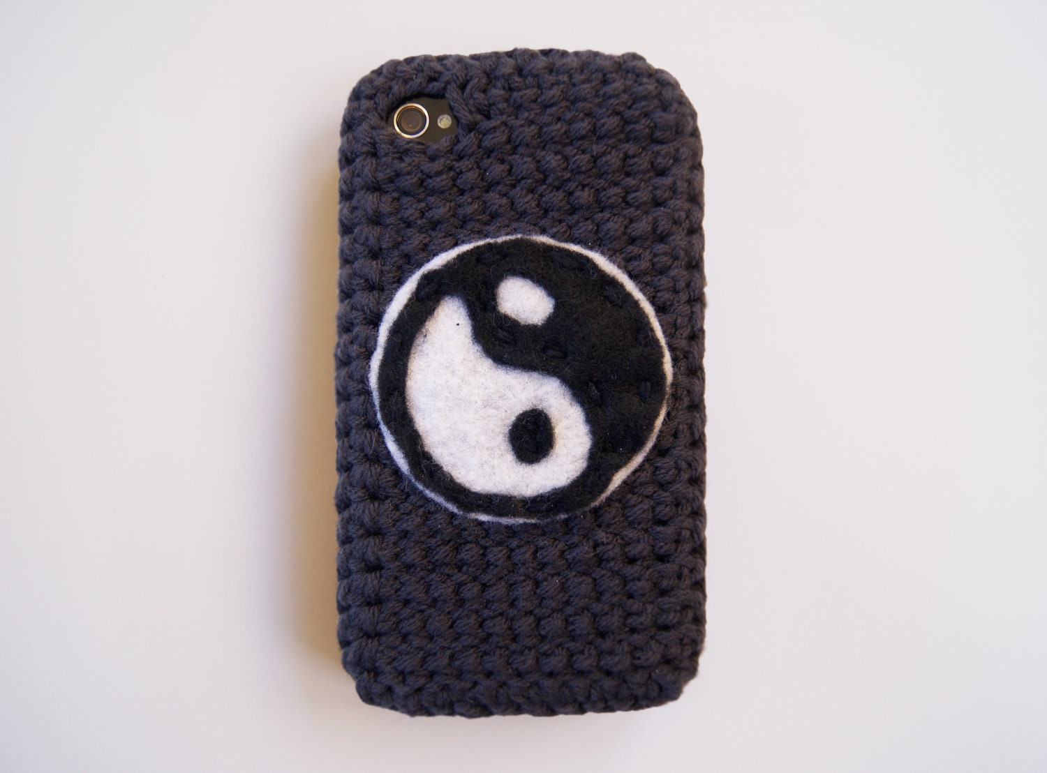 iPhone 4 and 5 Yin Yang Crocheted Cover / Case (Choose your color)