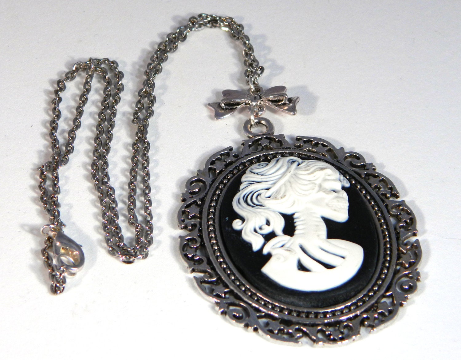 Steampunk, Rockabilly, Goth Cameo Necklace Skeleton Silver Female