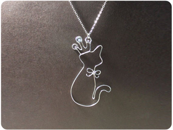 Cat and Crown, Necklace - wire, crystal beads
