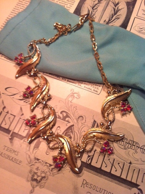 Vintage Gold Tone Red AB Rhinestone Flower Leaf Necklace