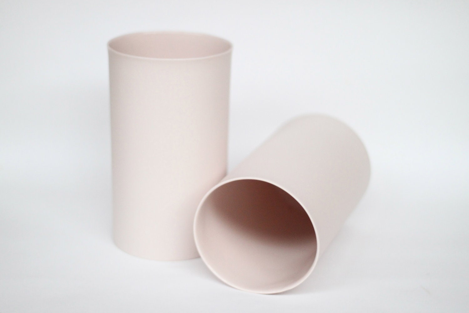 porcelain vase : cherub colour