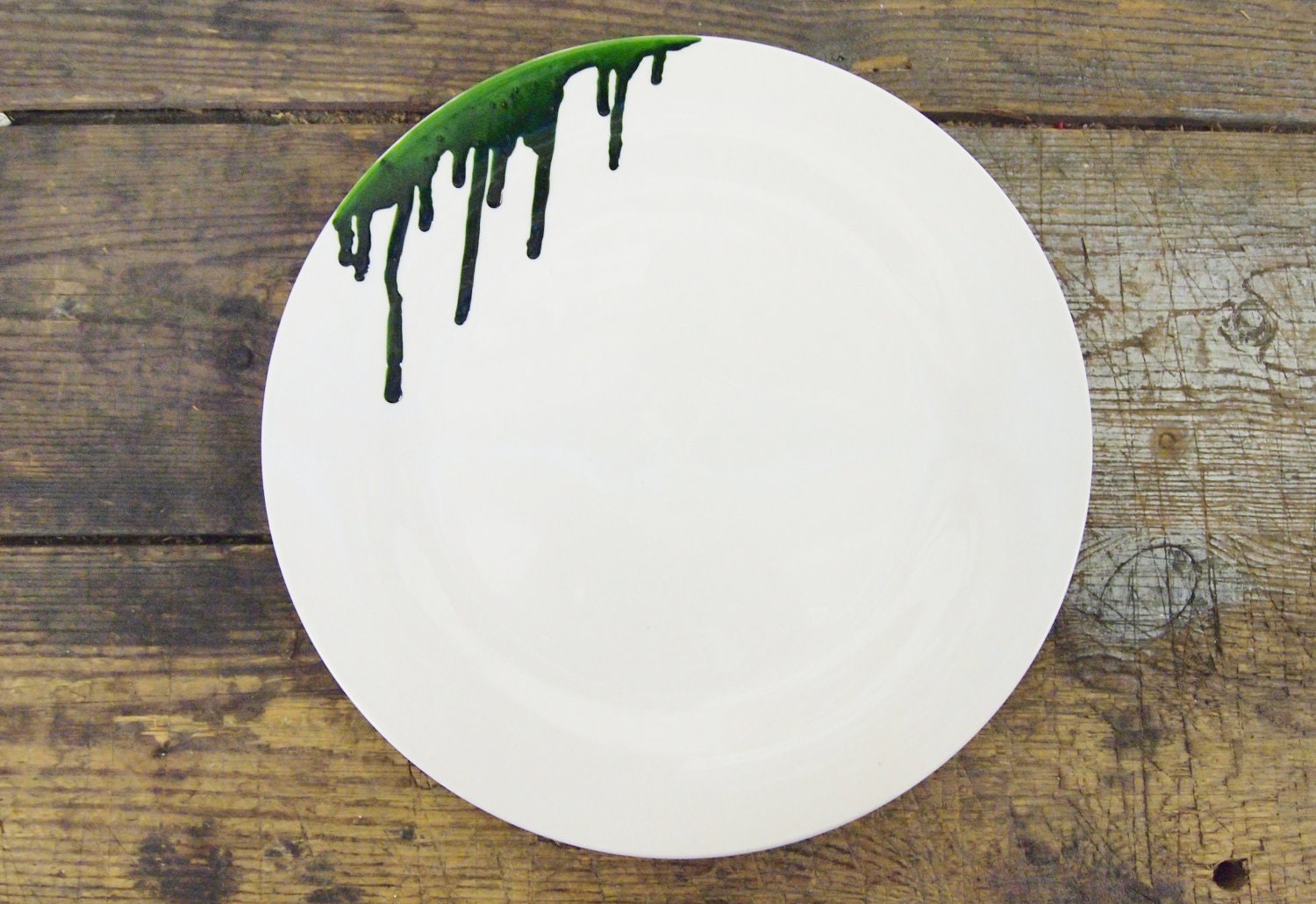 Dripped Gloss Plate - Modern Urban home ware in olive green