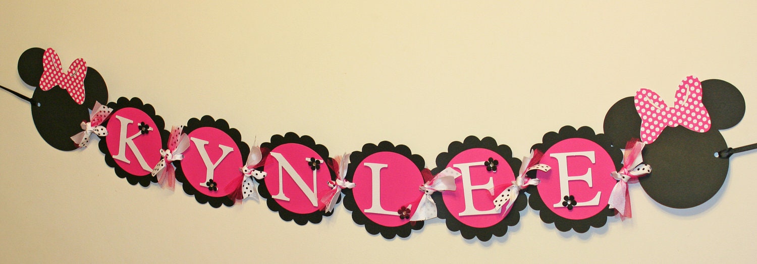 Deluxe Minnie Mouse Name Banner Pink, black and white