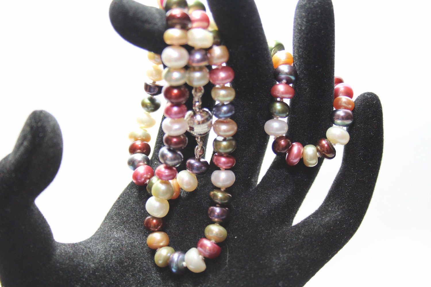 Fresh Water Pearl Necklace Hand tied magnet clasp