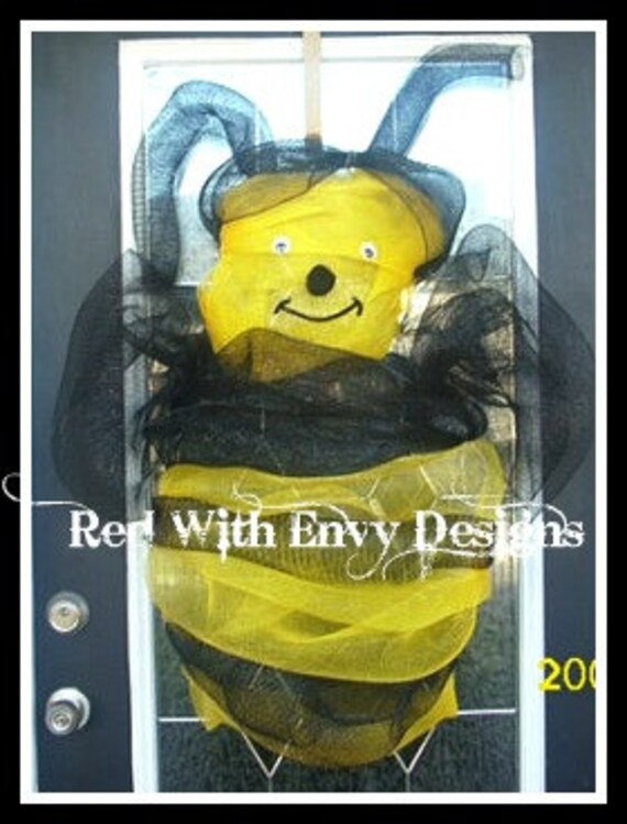 Spring and Summer Bumble Bee, Bumble Bee Wreath, Summer Wreath, Unique Wreath, OOAK, Wreath, Deco Mesh Wreath