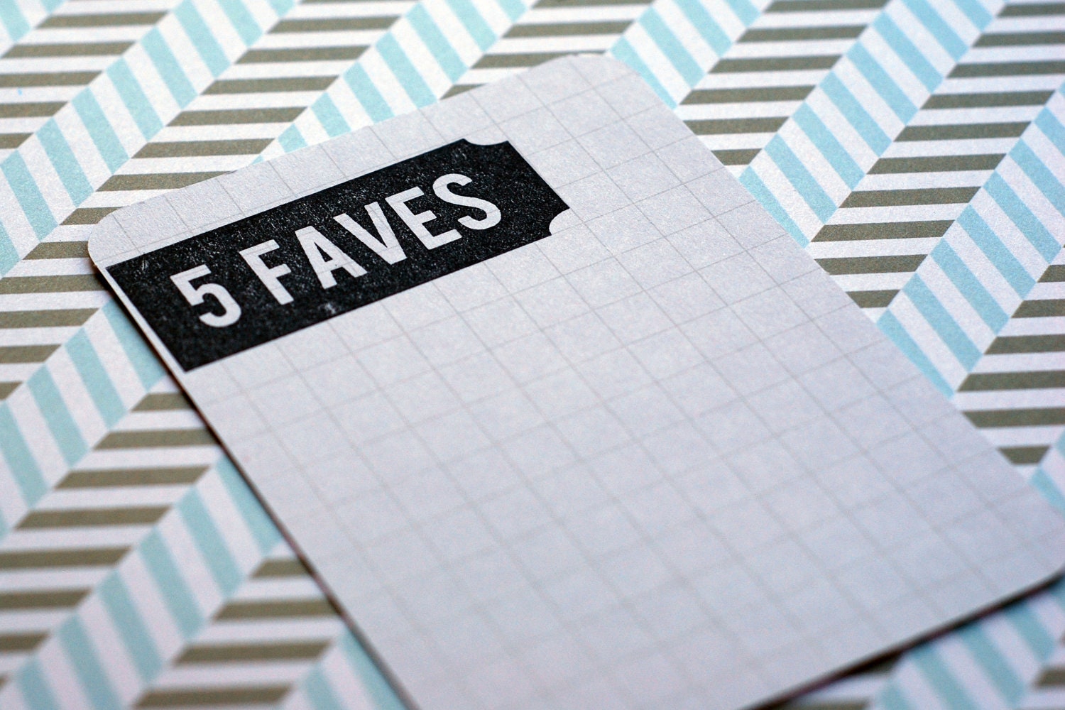 5 FAVES : unmounted red rubber stamp