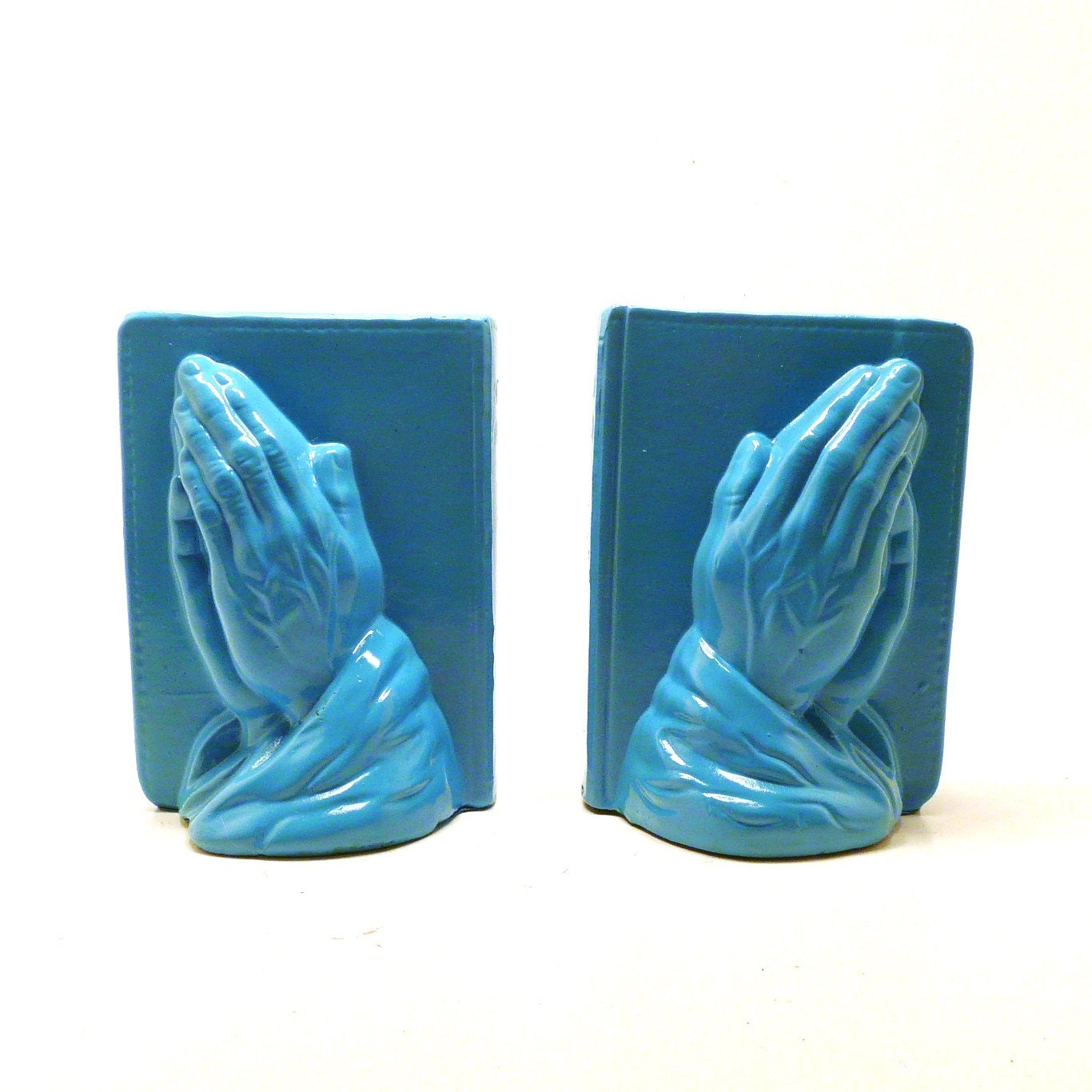 religious vintage bookends  //  turquoise aqua blue, praying hands, mid century, bookend, books, home office, christian decor