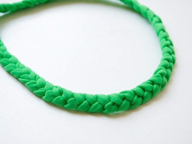 HEADBAND of GREEN braided elastan lycra yarn and wood bead lock