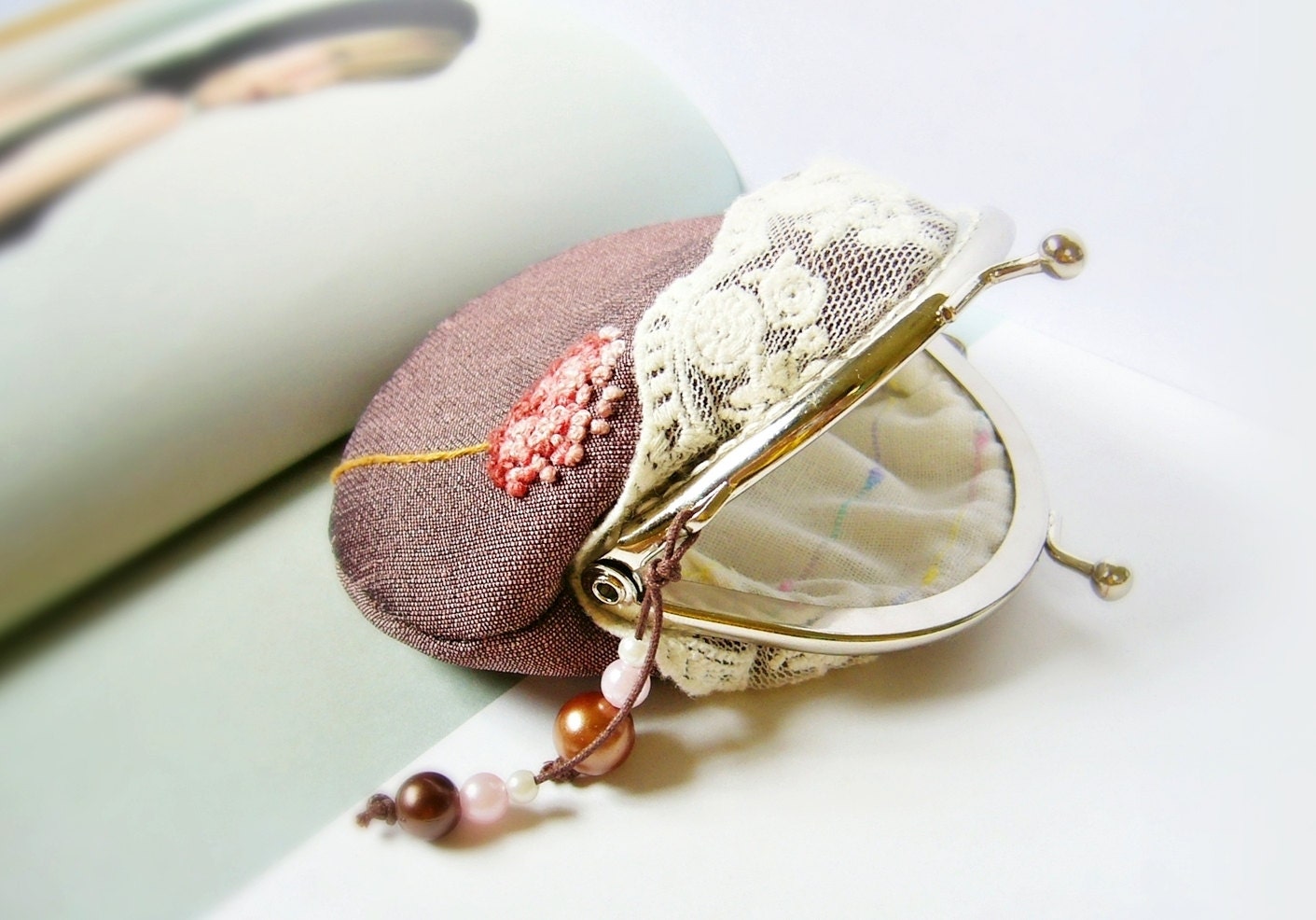 Metal frame purse / coin purse/ embroidery coin purse / flower embroidered /8.5 cm frame purse/ metal frame