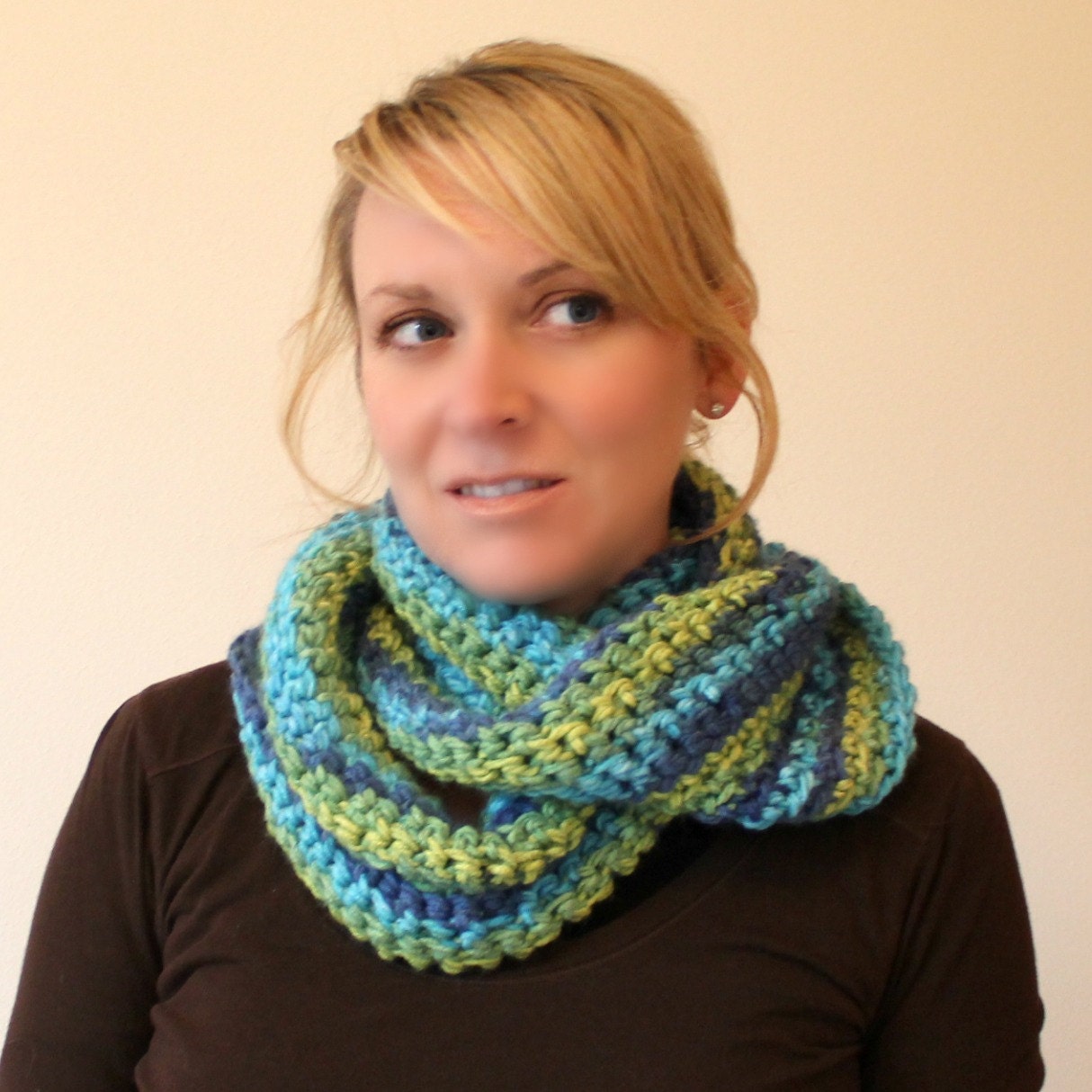 Handmade Crochet Eternity Circle Scarf -Moebius - READY TO SHIP - Gorgeous Colors - Infinity Scarf - Christmas Gift