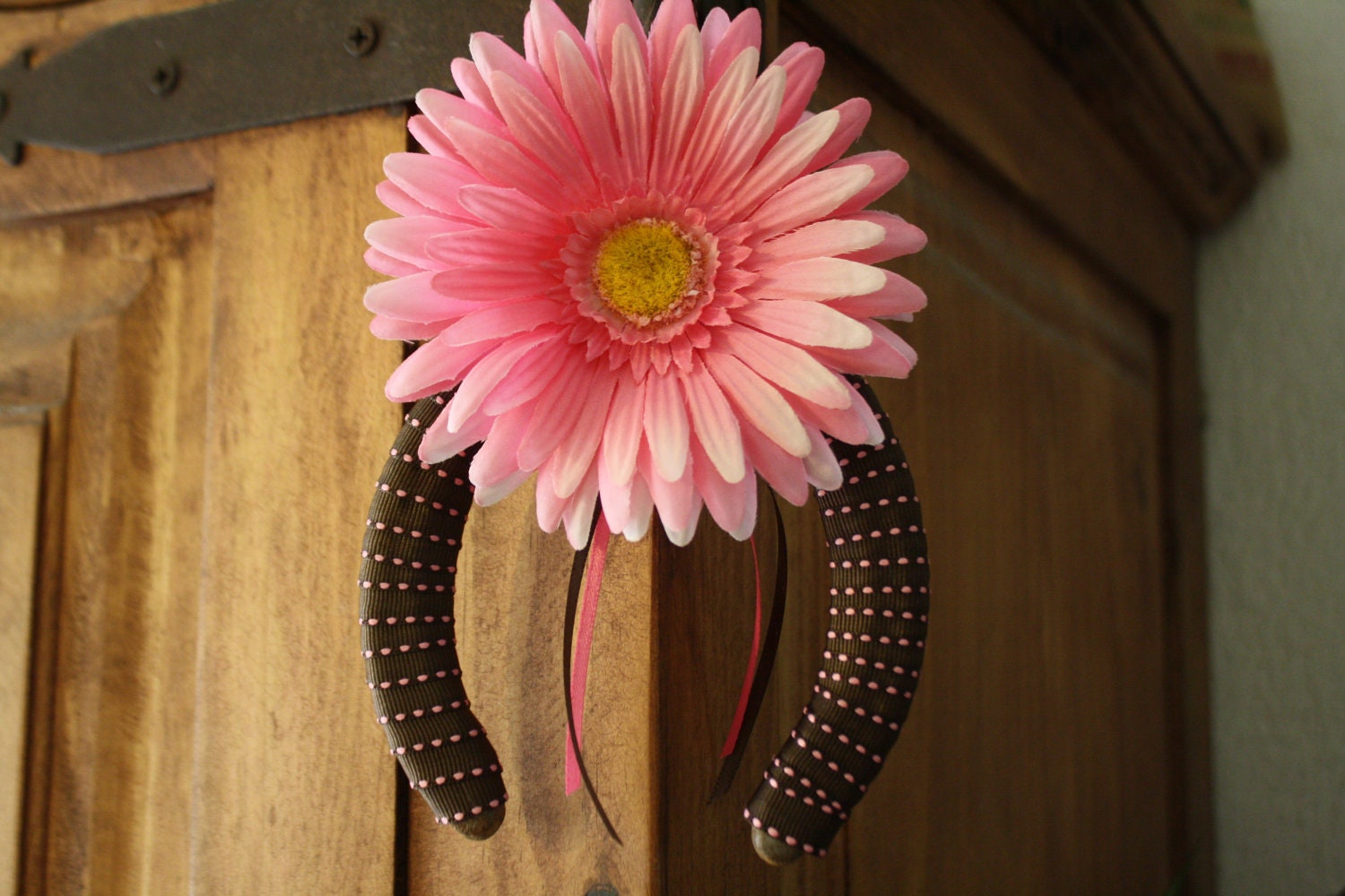 Horseshoe Pink Flowered Good Luck Symbol Wall Hanging Home Decoration