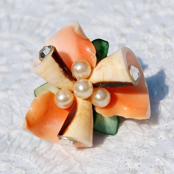 Broken+Seashell+Crafts Broken Seashell Crafts http://www.etsy.com/listing/109468035/vintage ...