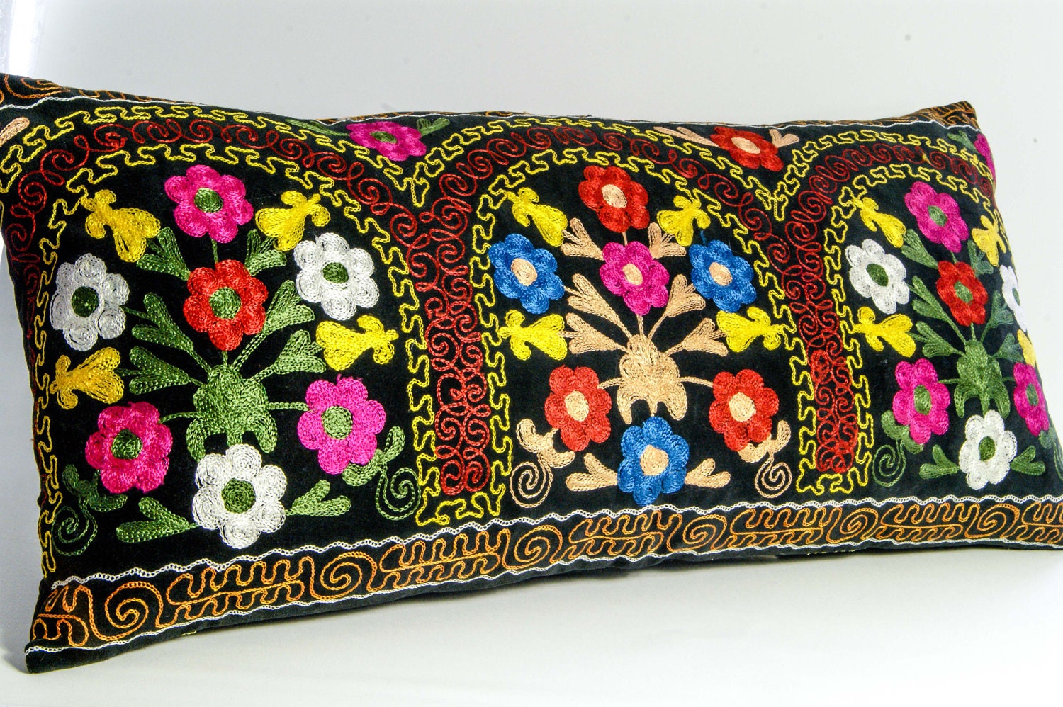 Vintage Suzani, Zardevor Pillow Case, Long Suzani Pillow Case , Uzbekistan Suzani Pillow Case
