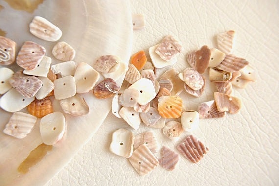 mussel shell   button 50pcs  jewelry making materials.