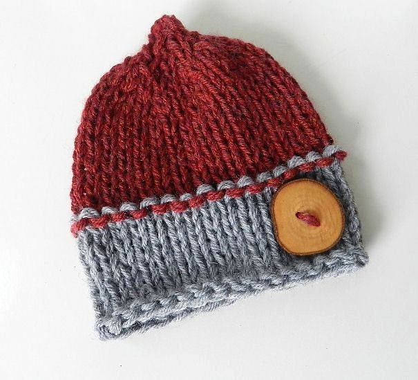 Knit baby hat - Newborn baby hat - Grey - Claret - Baby beanie hat - Wooden button - Photo prop - Baby boy - Autumn colors
