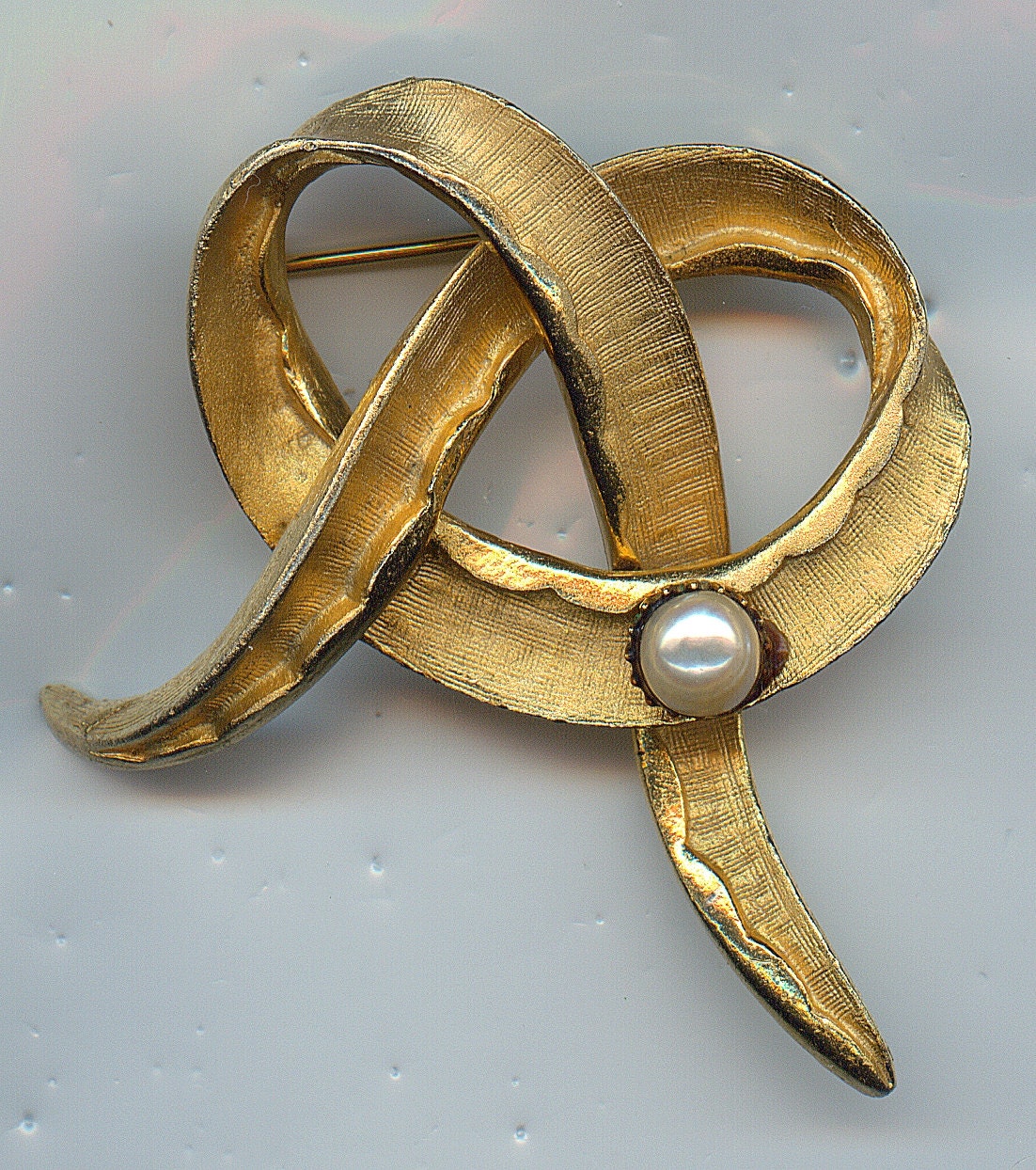 Vintage Real Pearl Brooch in Gold Tone, Bow Design, Pretty