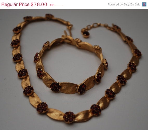 June Sale Vintaage Crown Trifari goldbrush Red Rhinestone Flower Necklace and Bracelet set