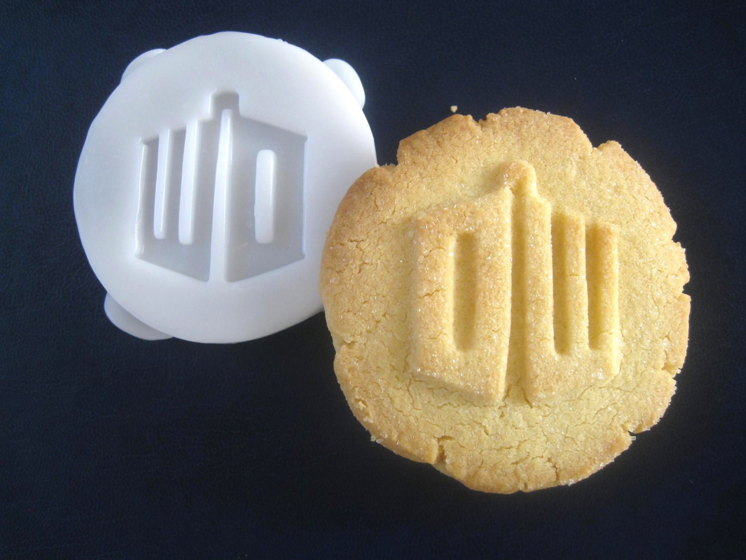 Dr WHO inspired logo COOKIE STAMP recipe and instructions - make your own Doctor Who inspired cookies