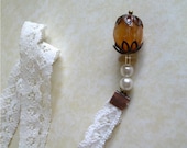 Amber and Lace pendant necklace - with faux pearls