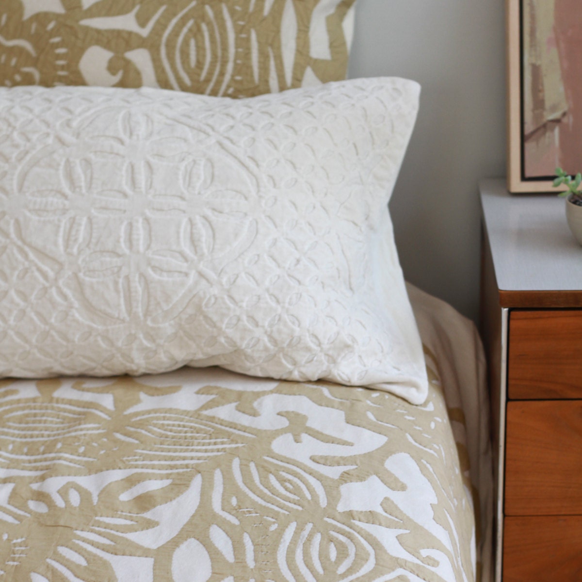 Queen Bed Cover in Applique Butterfly