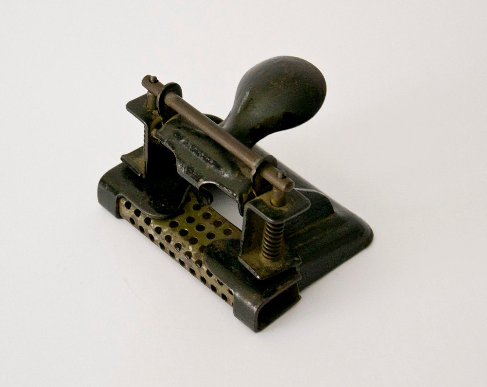 Vintage Paper Hole Punch Black metal 80 mm