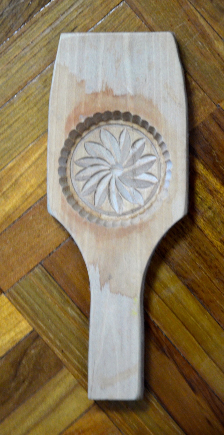 WOODEN CAKE MOLD: Floral Moon Cake
