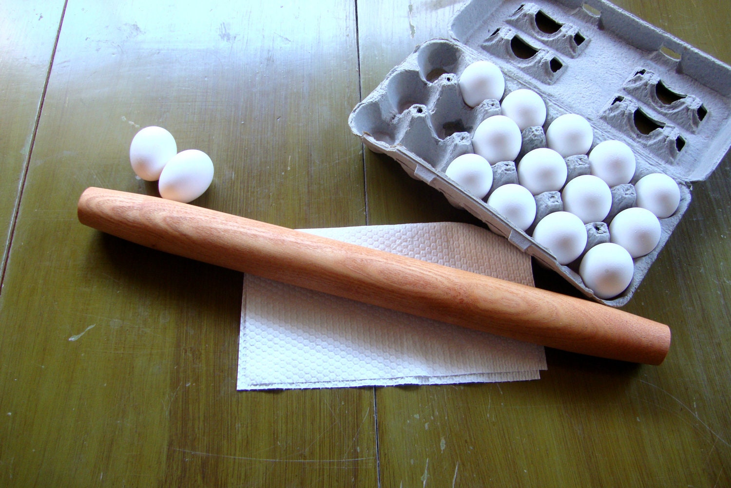 Wood rolling pin - Honey Locust wood - 20 inches long - tapered