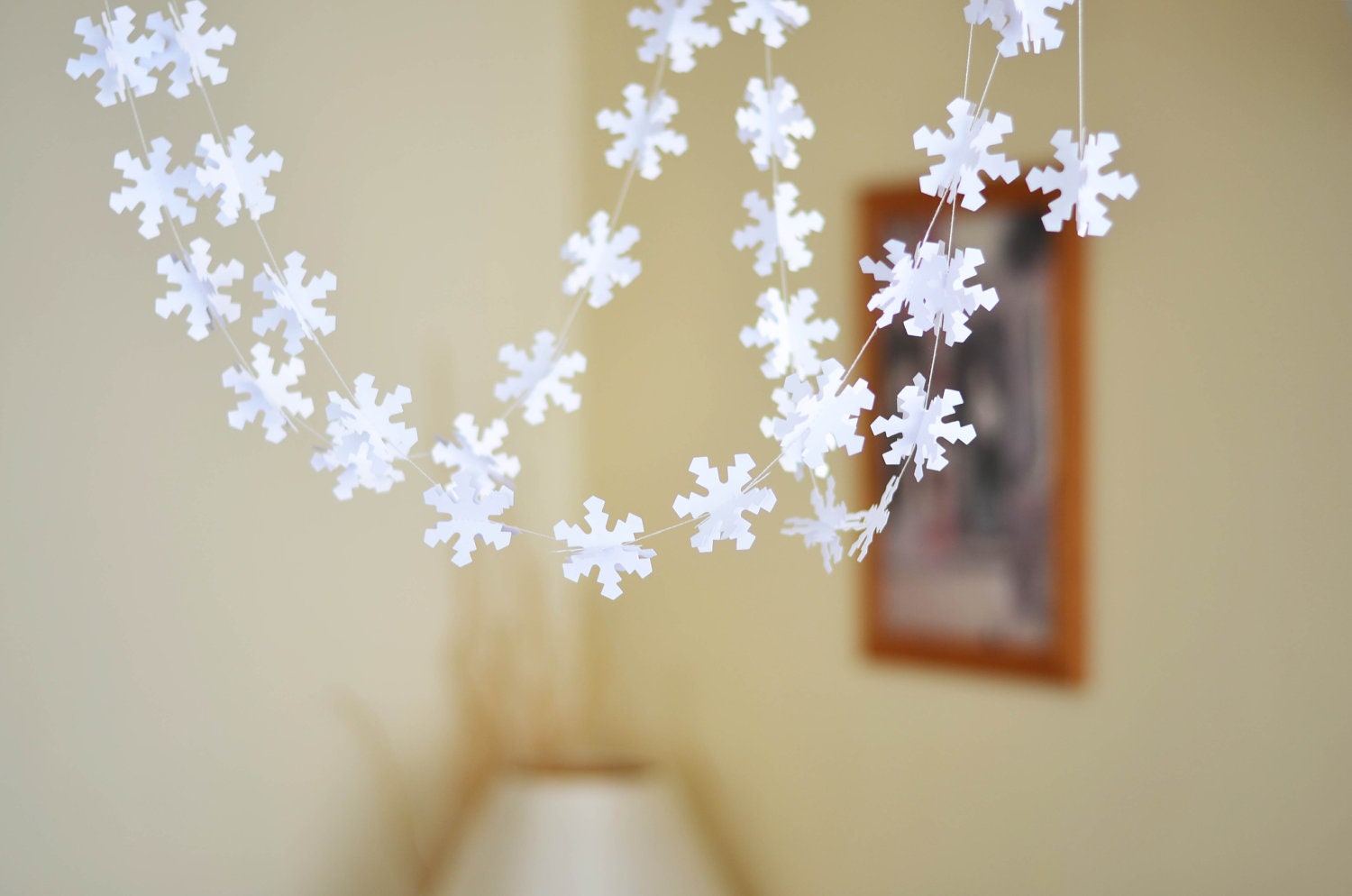 Snowflake Garland - Winter wedding, Winter home decor, 3D Christmas garland, Winter white