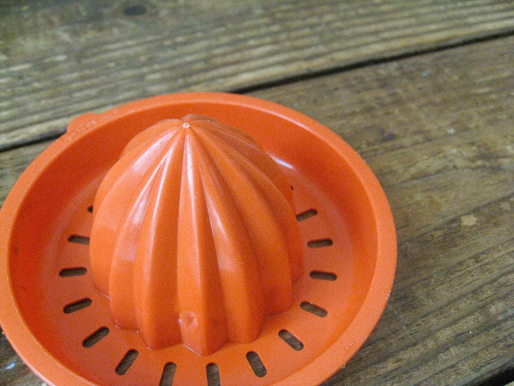 Juice reamer, vintage citrus juicer, vintage Tupperware