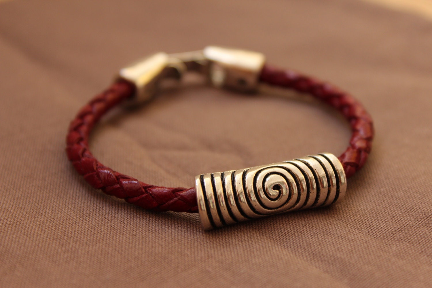 Hypnotic bracelet