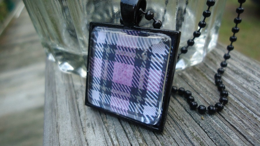 Shades of Purple Plaid with Black Pendant Tray and Chain