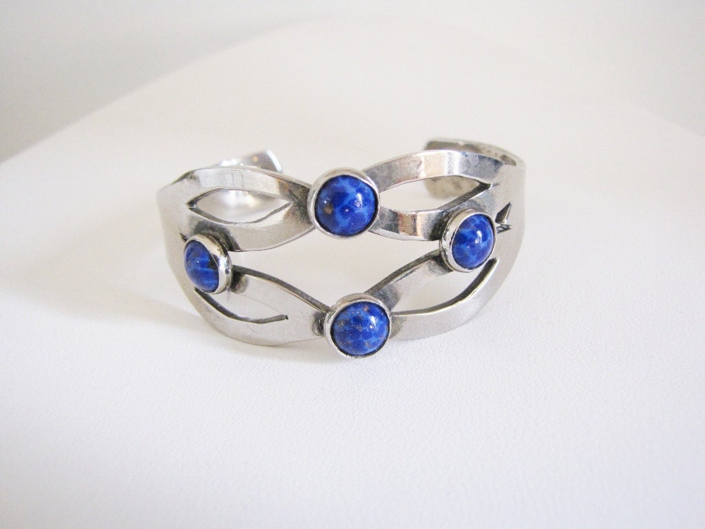 SPRING CLEANING SALE - Destinctive Vintage Sterling Silver & Blue Cabochon Cuff Bracelet