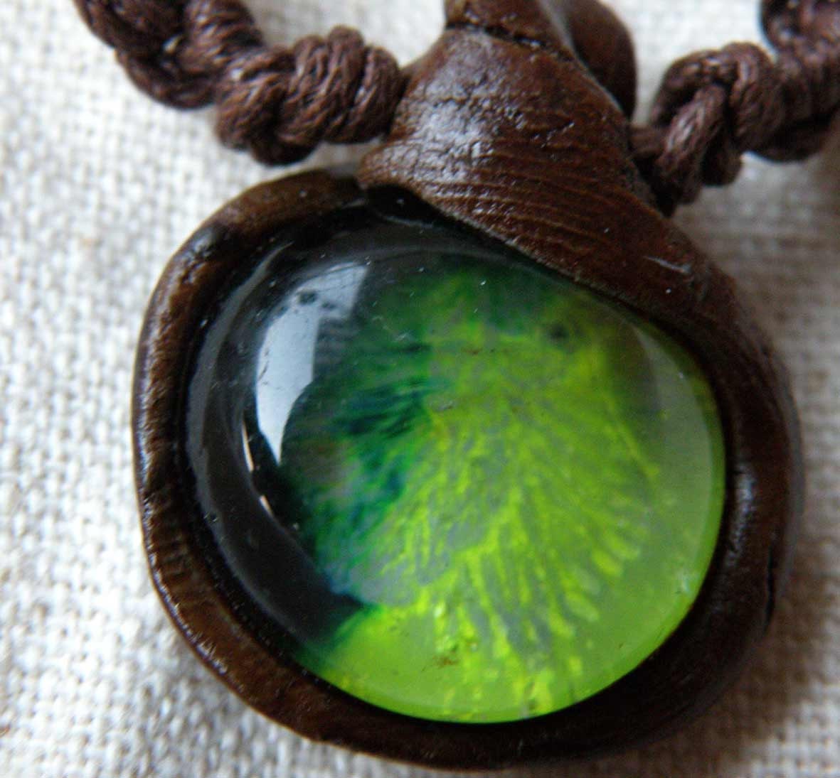 Blue Green Necklace Florescent Blacklight Reactive Simple Glass Men Woman Tribal Necklace Free Shipping