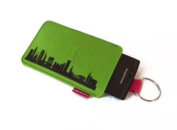 NEW YORK iPhone iPod Sleeve Case Wool Felt Smartphone in green - New York City SLEEVE Phone Case