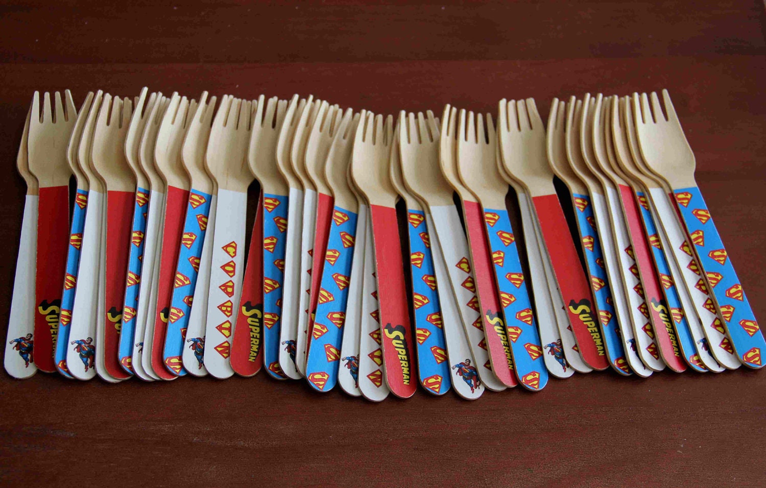 24 Wooden Forks or Spoons- Superman Il_570xn