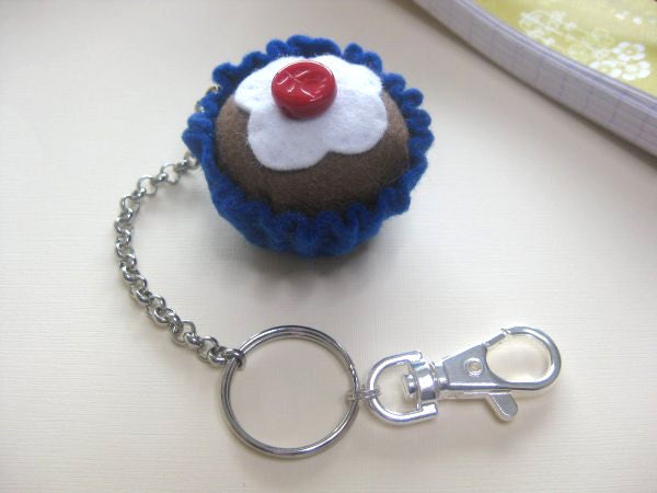 Keychain, cupcake, felt, blue, brown, white, red, children, teens, teenagers, fun, food keychain, gift