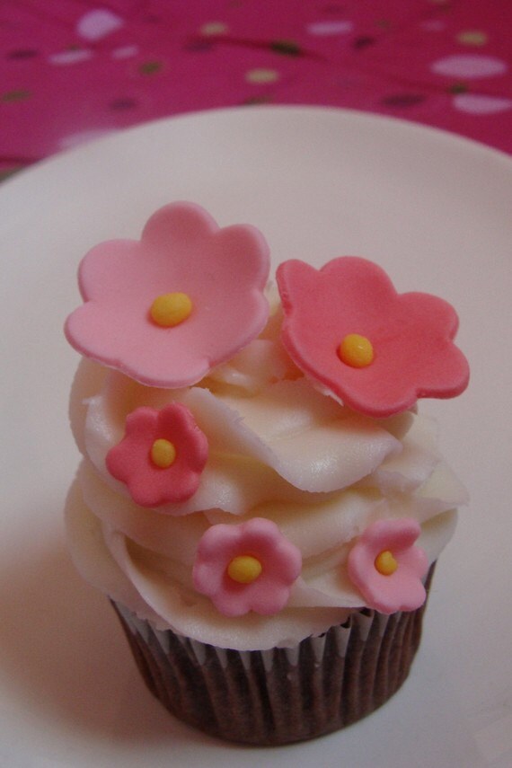 60 Fondant Edible Flowers Cake Cupcake Toppers by AysesEdibleArts