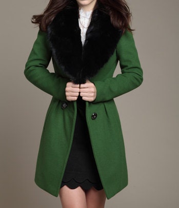 Green Long Woolen Coat/ Cashmere Coat/ Double-breasted Wool Coat/ Winter Coat/Woman coat/ Long Jacket/ Long Sleeves/Cony hair collar