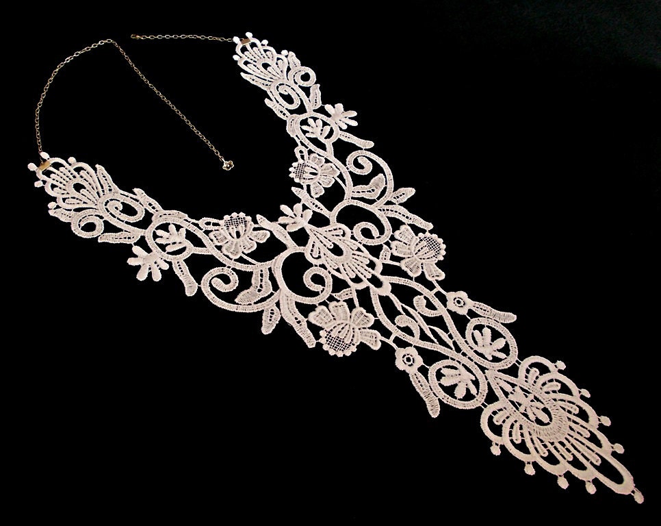 Handmade Crochet Cotton Lace Collar, necklace - White- Woman Accessories - White Color - Woman Applique - OOAK