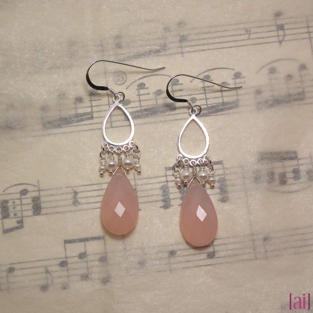 Harlow - Pink chalcedony and pearl earrings