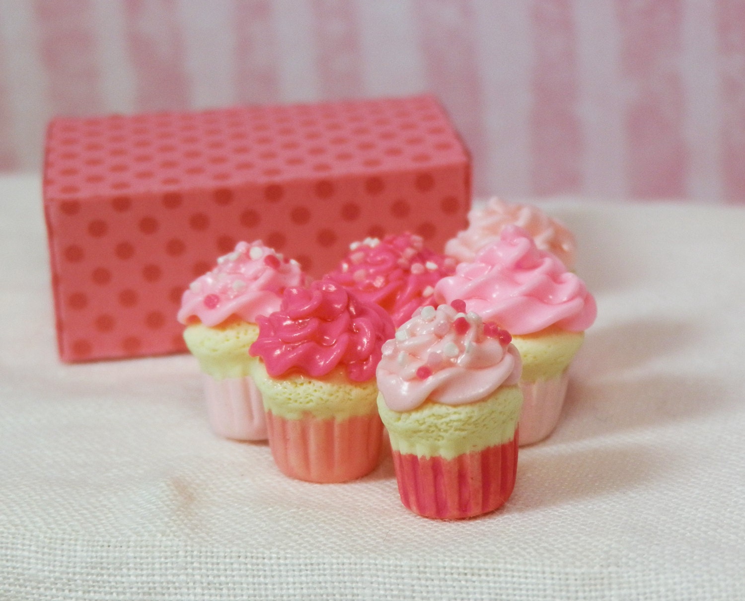 Pink Cupcakes - Set of 6