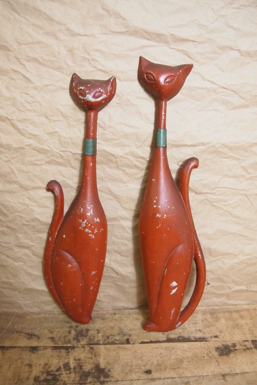 Set of 2 Mid Century metal Sexton Cat Wall Hangings paques